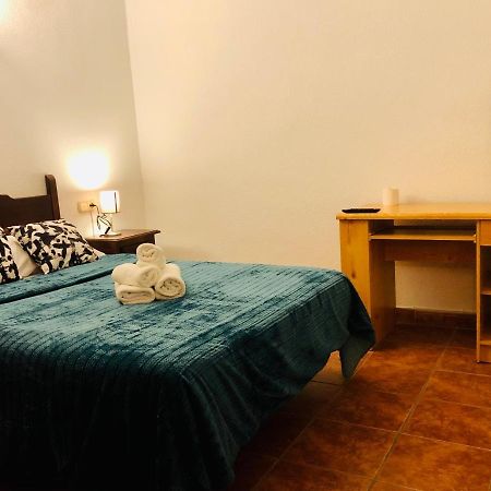Low Cost Rooms Malaga River Exteriör bild