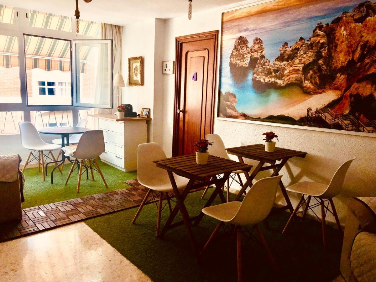 Low Cost Rooms Malaga River Exteriör bild