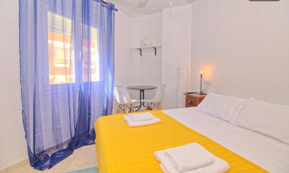 Low Cost Rooms Malaga River Exteriör bild