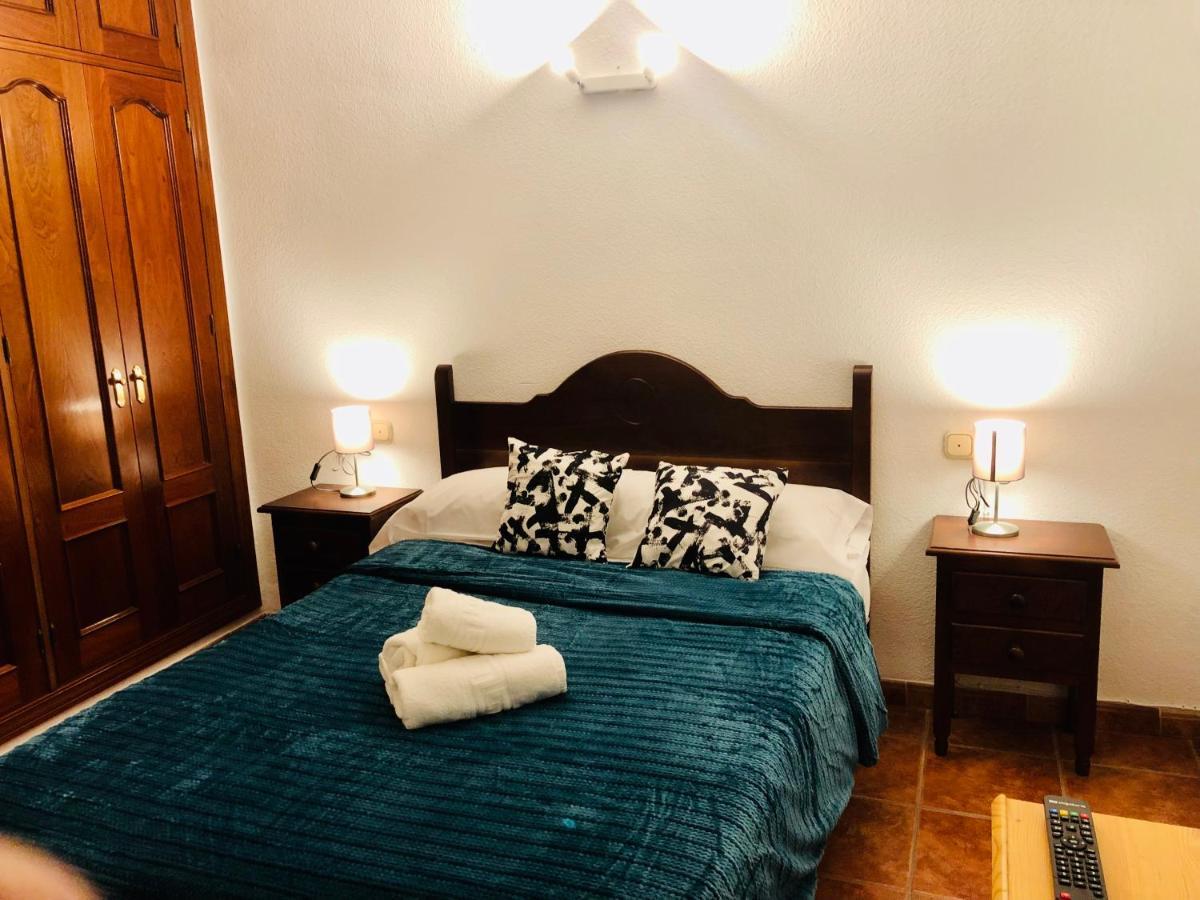 Low Cost Rooms Malaga River Exteriör bild