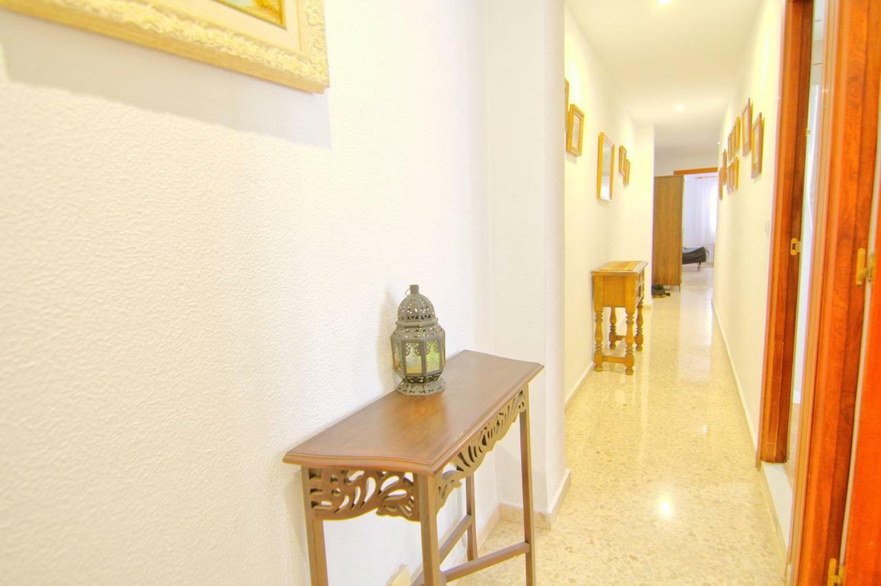 Low Cost Rooms Malaga River Exteriör bild