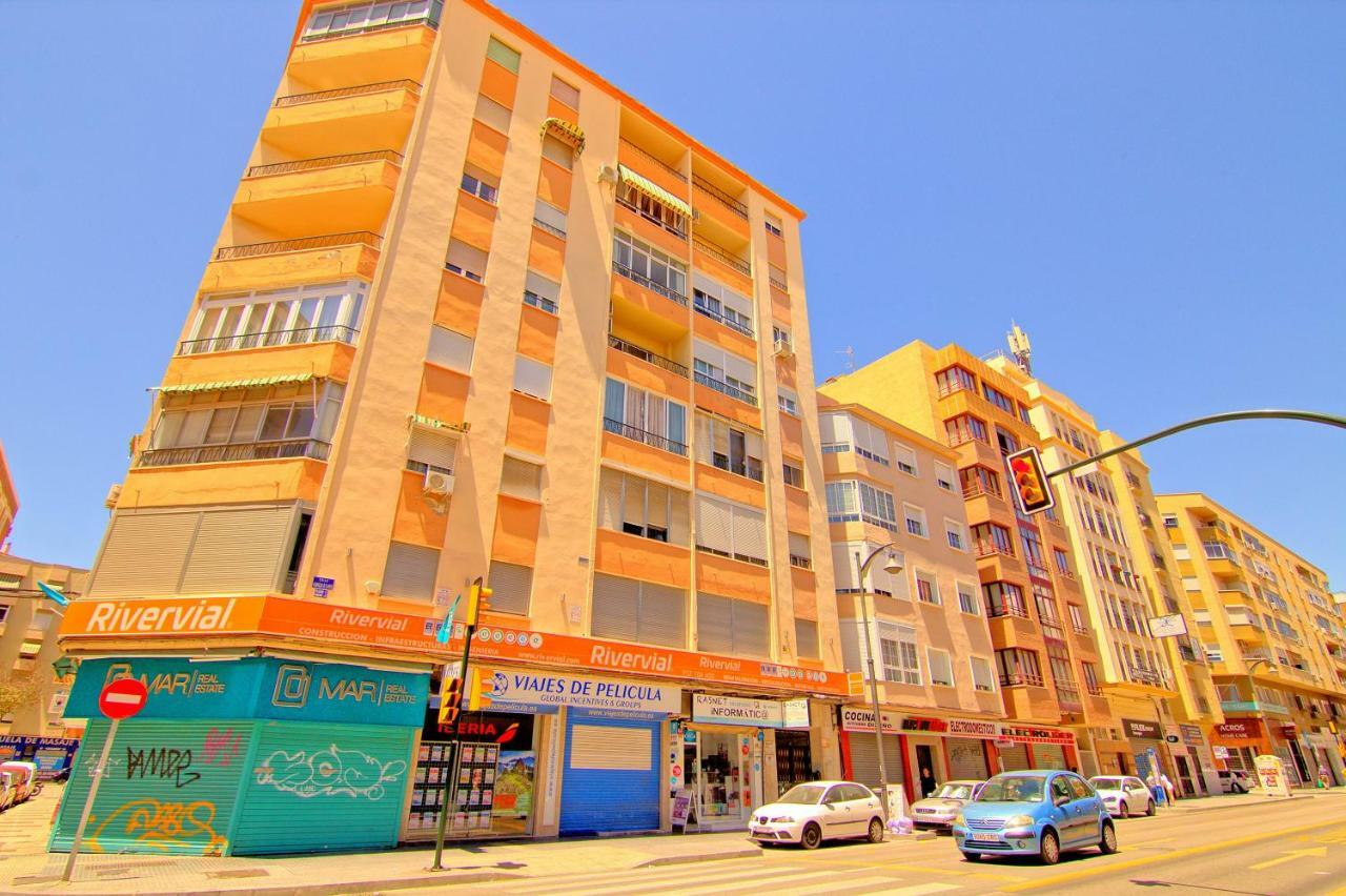 Low Cost Rooms Malaga River Exteriör bild