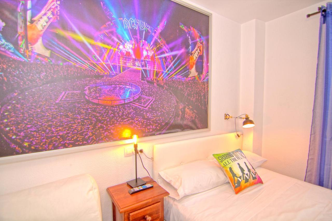 Low Cost Rooms Malaga River Exteriör bild